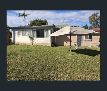 4-bedroom home with a big backyard! - Photo 6