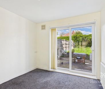 4 bedroom semi-detached house to rent - Photo 1