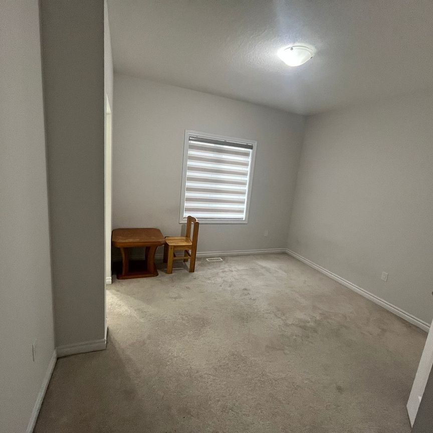 For Lease - 25 Hawtrey Road Unit# Room 3, Brampton, Ontario - Photo 1