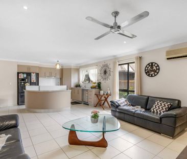 SENSATIONAL LIVING SPACE....SIZE & QUALITY - Photo 5