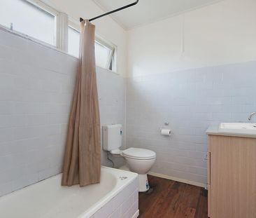 5 Barkala Street, Woodridge QLD 4114 - House For Rent | Domain - Photo 6