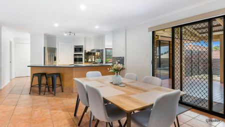 SPACIOUS THREE BEDROOM PLUS STUDY HOME - GREAT LOCATION - Photo 3