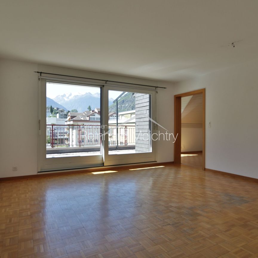 3.5 room attic apartment for rent in the center of Visp - Photo 1