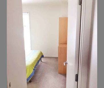 Heart of the City - 1 Bedroom fully furnished APT - Photo 3