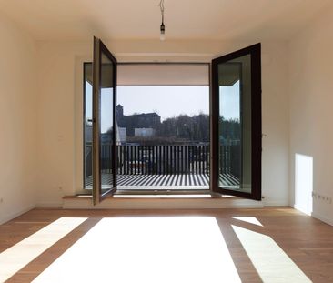 Moderne 2-Zi.-Wohnung am Wasser mit großer Loggia und durchdachtem ... - Photo 1