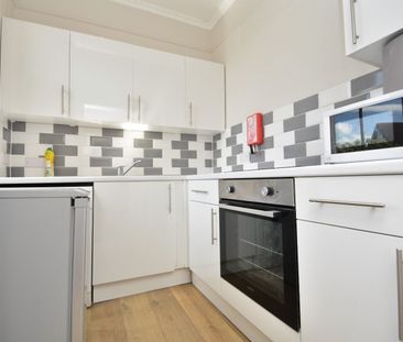 4 bedroom apartment to rent - Photo 2