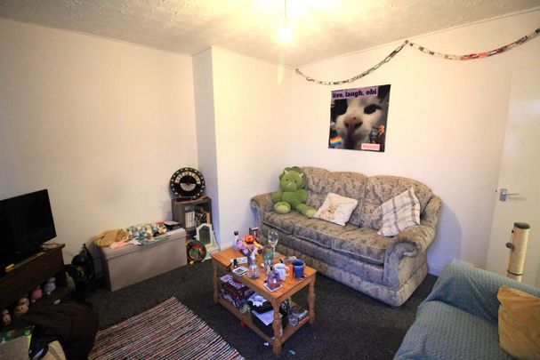 5 bedroom semi-detached house to rent - Photo 1