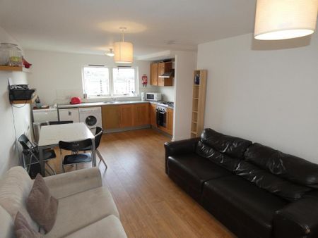 2 bedroom flat to rent - Photo 2