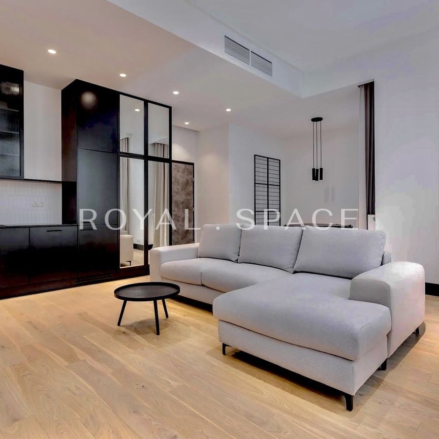 Loftowy apartament z balkonem na Powiślu! - Photo 1