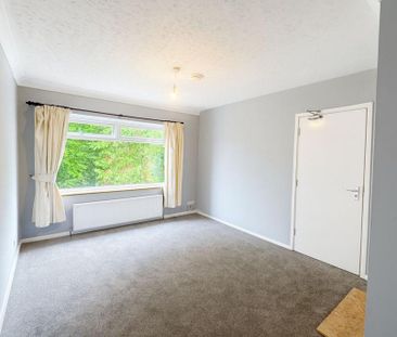 4 bedroom semi-detached house to rent - Photo 2