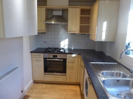 2 bedroom flat to rent - Photo 4