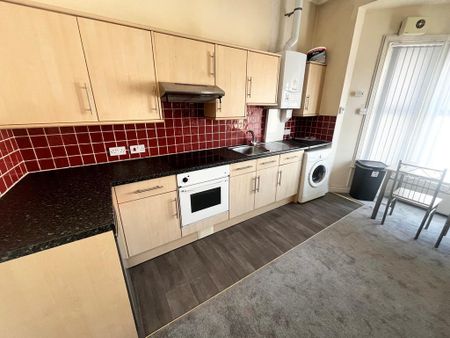 2 bedroom flat to rent - Photo 3