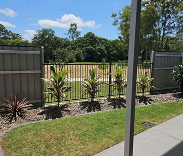 AVAIL 15/12/2025 - 3 BED 2BATH TOWNHOUSE - FULLY DUCTED AIR & A LAW... - Photo 2