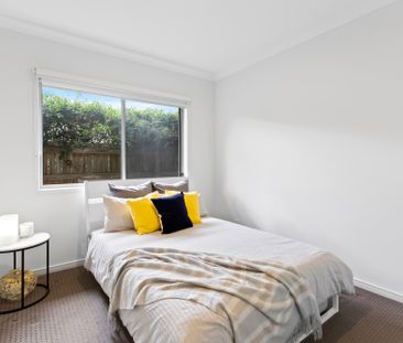 3 Woodgate Street, Oxley QLD 4075 - House For Rent - $900 | Domain - Photo 2