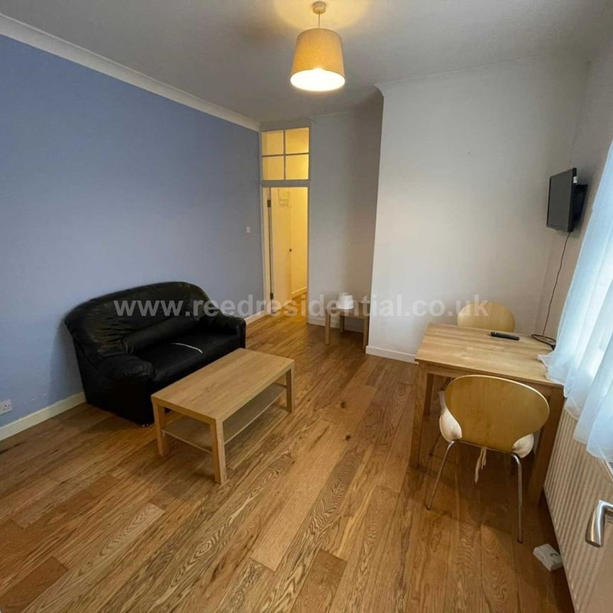 Studio Flat, Arthur Avenue, NG7 - Photo 1