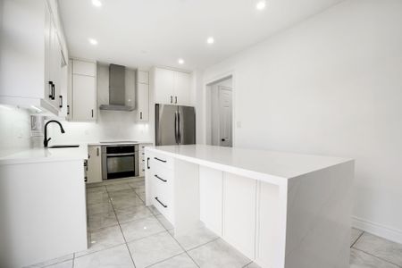 For Lease - 5 Oswell Drive, Ajax, Ontario - Photo 3