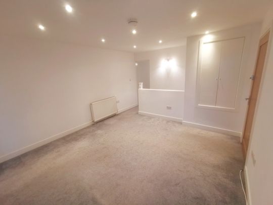 One Bedroom Apartment for Rent in Redhill - Photo 1