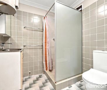 Private & Peaceful One-Bedroom Unit in Tempe - Photo 2
