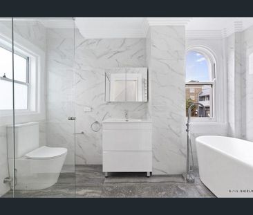 ELEGANT VICTORIAN TERRACE IN PRIME PADDINGTON LOCATION - Photo 5