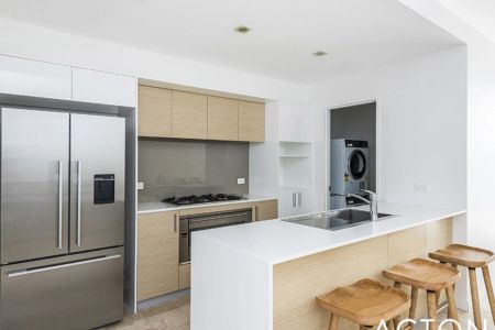MODERN & STYLISH TOWNHOUSE! - Photo 4