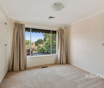 Hill Top Residence in Prime Locale - Photo 4