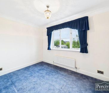 4 bedroom detached house to rent - Photo 2