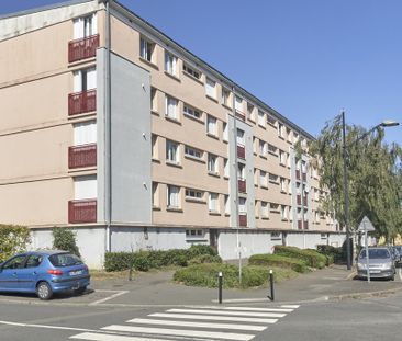 Appartement SABLE SUR SARTHE T4 - Photo 2