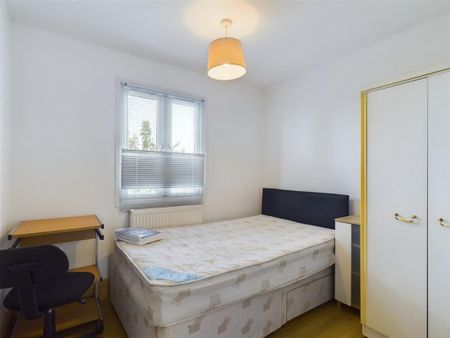 Staplefield Drive, Brighton - Photo 2