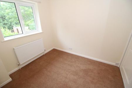 3 bedroom detached house to rent - Photo 4
