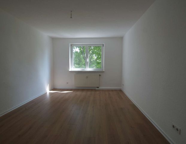 Erstbezug nach Sanierung mit Einbauküche – Gemütliche 2-Raumwohnung - Foto 1