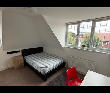 Room in a Shared Flat, Chesterfield Court, NW11 - Photo 2