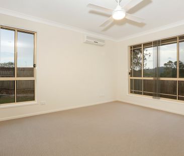 SPACIOUS FAMILY HOME INCLUDING GARDEN MAINTENANCE - Photo 2