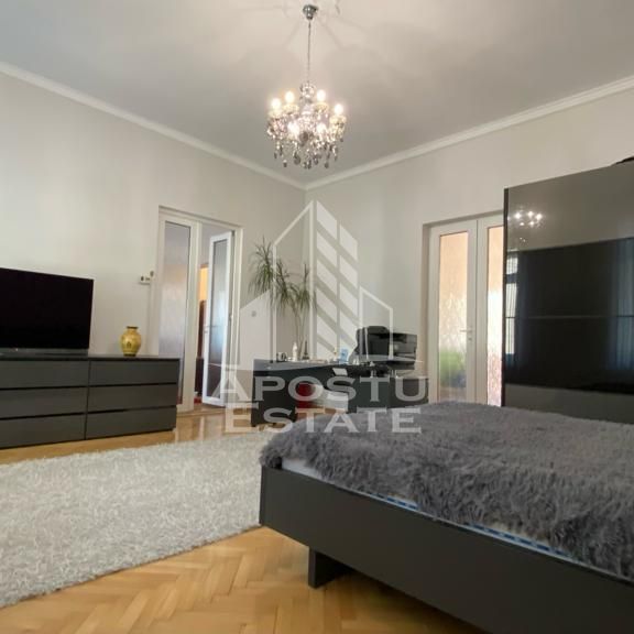 Casa cu 3 camere, centrala proprie, SAD - Fotografie 1