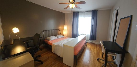 Grand 4 1/2 @ louer - face métro Viau / dernier étage - Photo 2