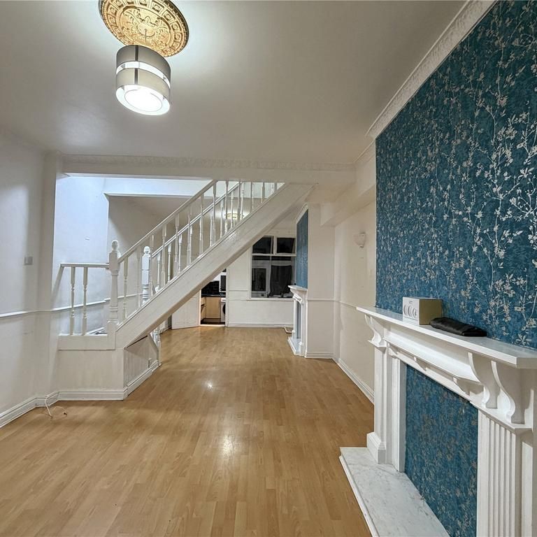 2 bedroom terraced house to rent - Photo 1