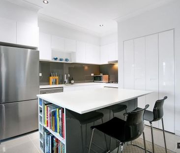 Executive Apartment in Ultra Convenient Position - Photo 2