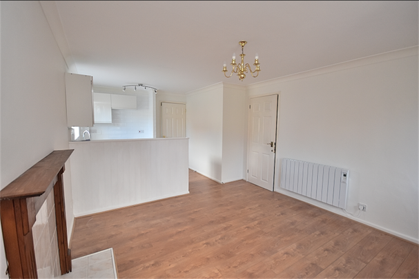 2 bedroom ground floor flat to rent - Photo 1