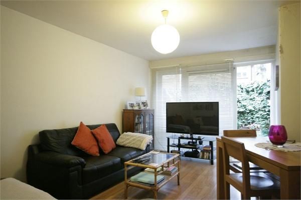 2 bedroom ground floor maisonette to rent - Photo 1