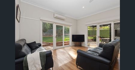 Elegant family living in prestigious East Bendigo locale. - Photo 2
