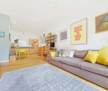 Two double bedroom apartment with substantial private garden. - Photo 5