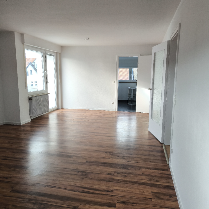 S-Heumaden: Moderne, helle 2-Zimmer-Dachgeschosswohnung mit Balkon - Photo 1