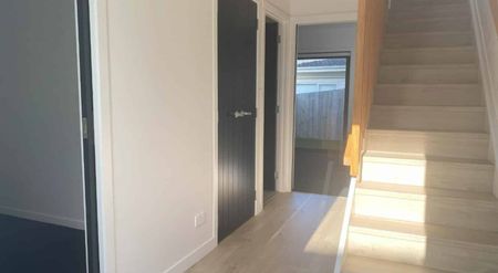 Modern Townhouse in a Handy Stanmore Bay Location - Photo 5