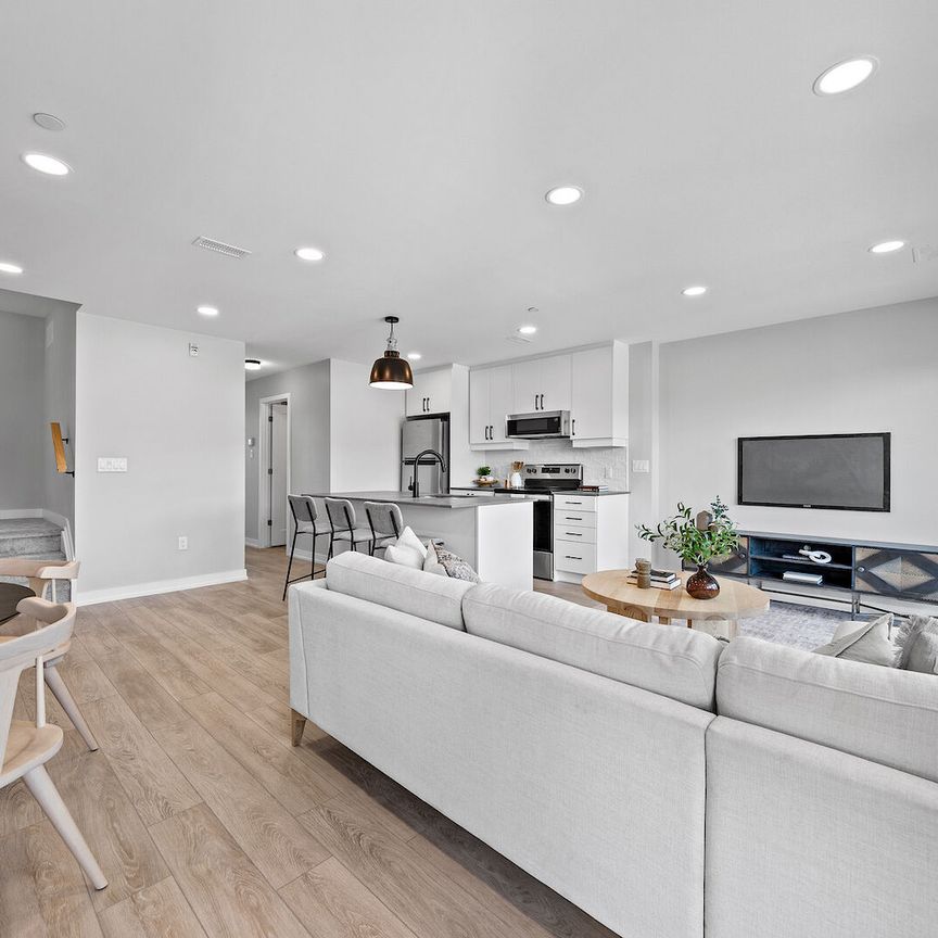 3 Bedroom Loft - Photo 1