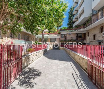 Ampio ufficio con parcheggio privato – EUR Val Fiorita - Photo 1