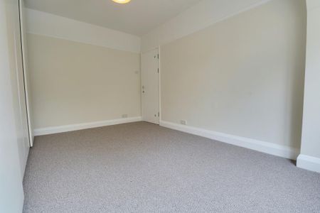 4 bedroom semi-detached house to rent - Photo 5