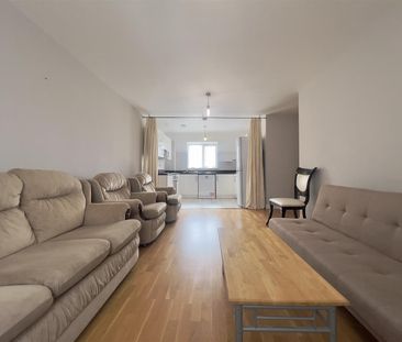 Centurion House, Varcoe Gardens, Hayes, UB3 - Photo 2