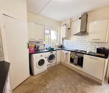 1 bedroom in a house share to rent - Photo 5