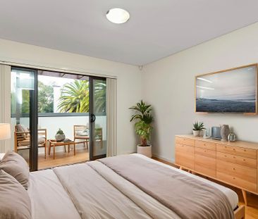 Spacious Four-Level Townhouse Offering Comfort, Style & Convenience - Photo 5