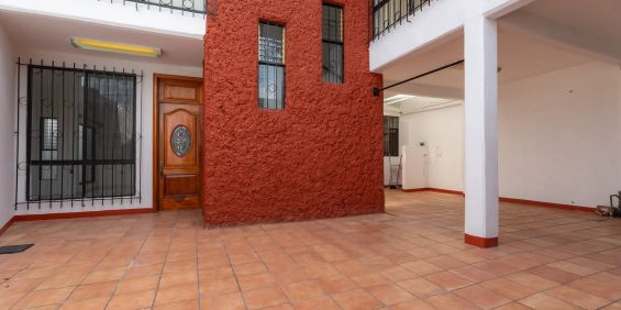 SPACIOUS 4-BEDROOM HOUSE FOR RENT IN COLONIA VOLCANES - Photo 3