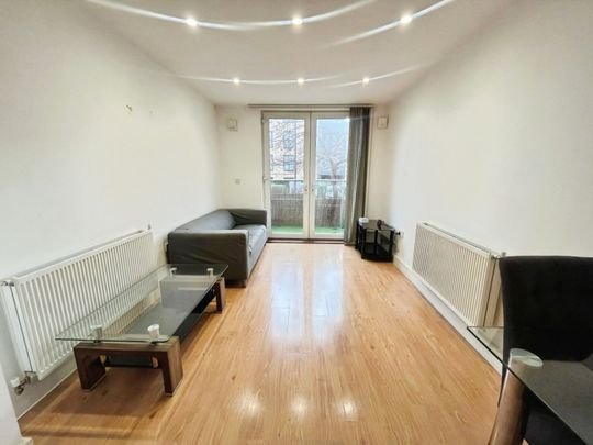 1 bedroom Flat To Let - Photo 1